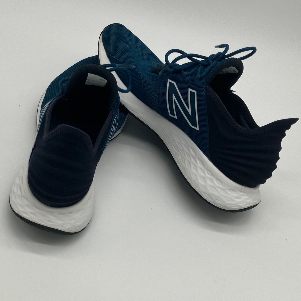 New Balance Fresh Foam Roav Mens Sneakers Black White MROAVCR Size 11.5